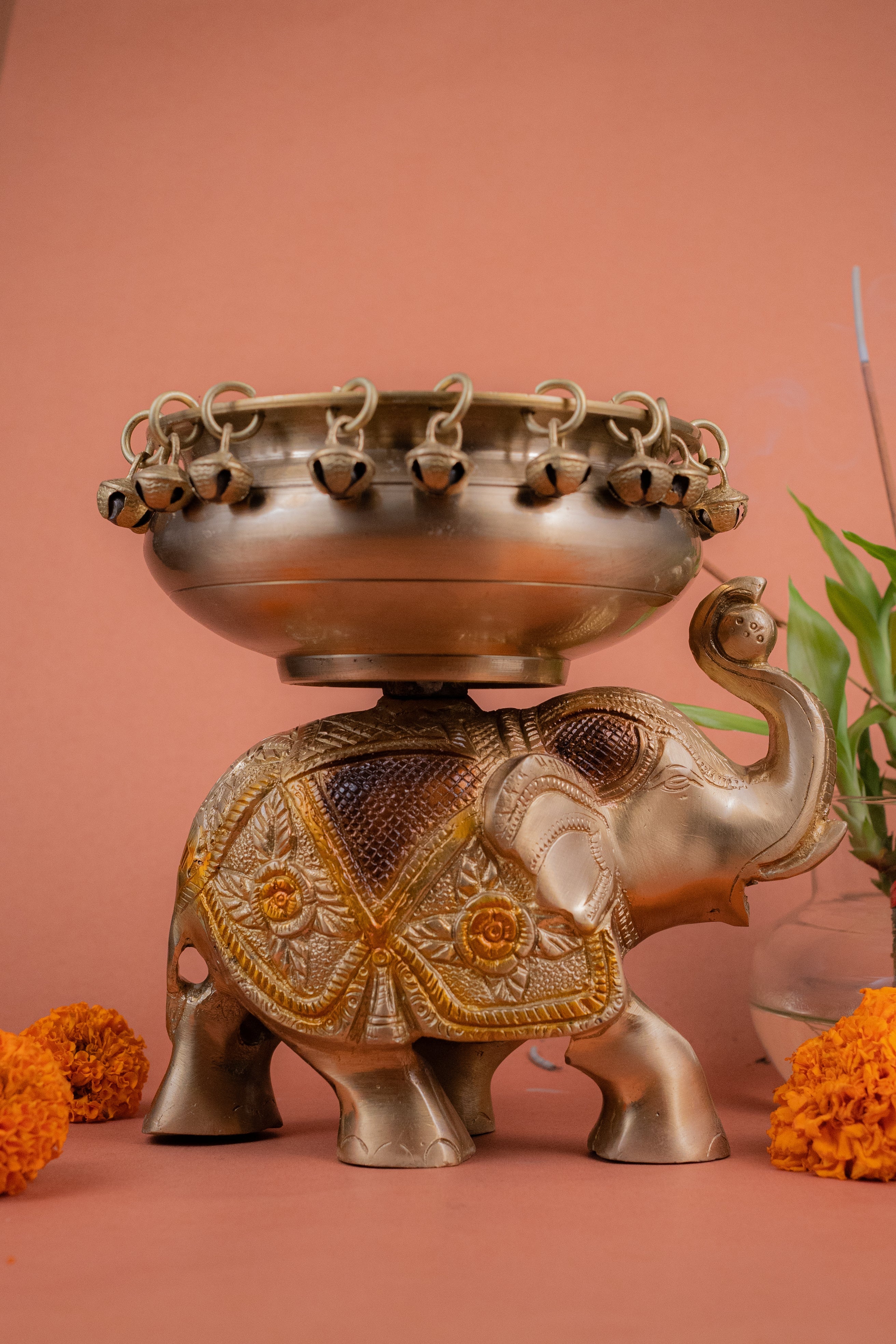 Majestic Brass Elephant Urli – Traditional Décor Bowl for Flowers & Festive Charm