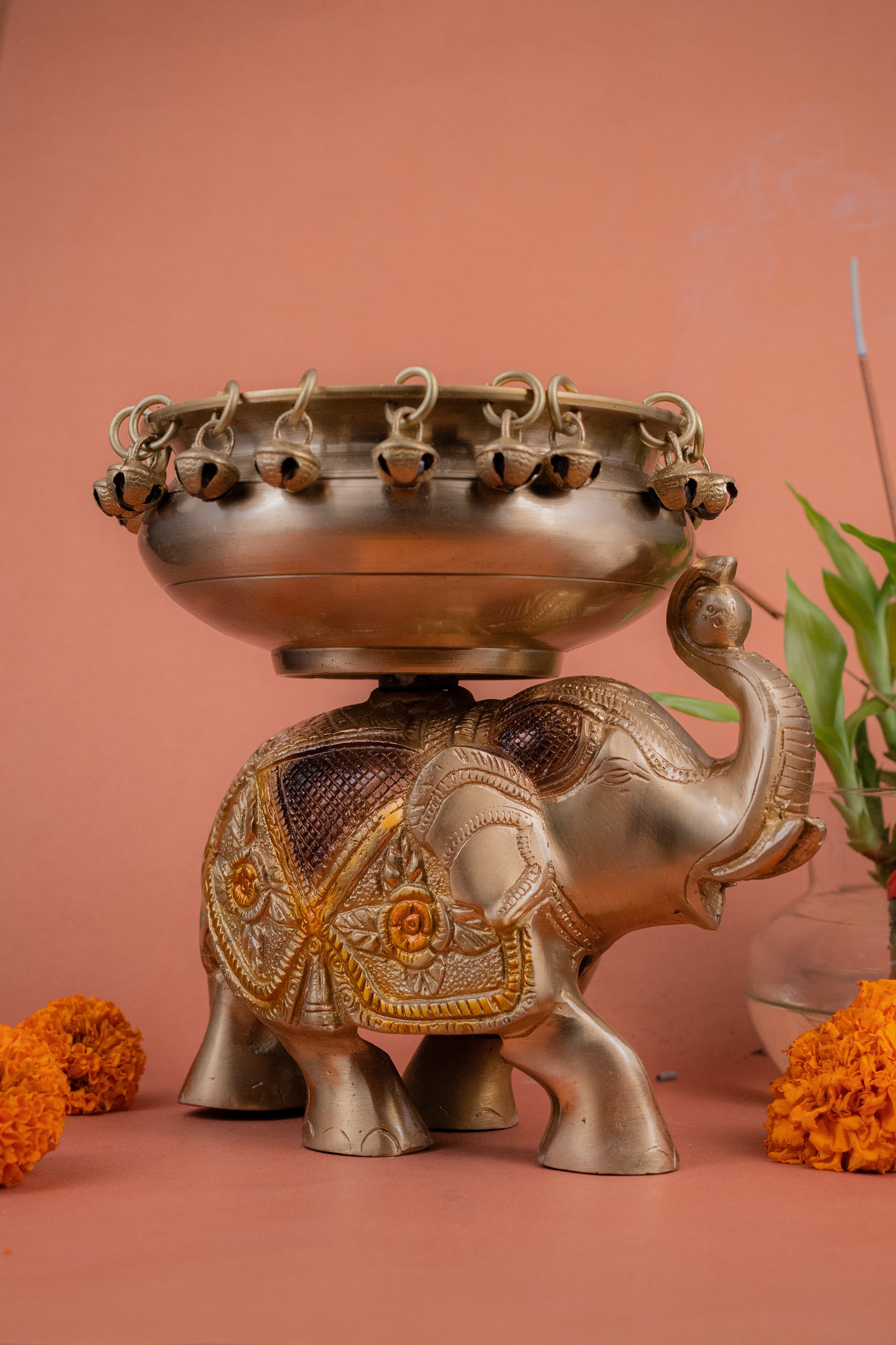 Majestic Brass Elephant Urli – Traditional Décor Bowl for Flowers & Festive Charm