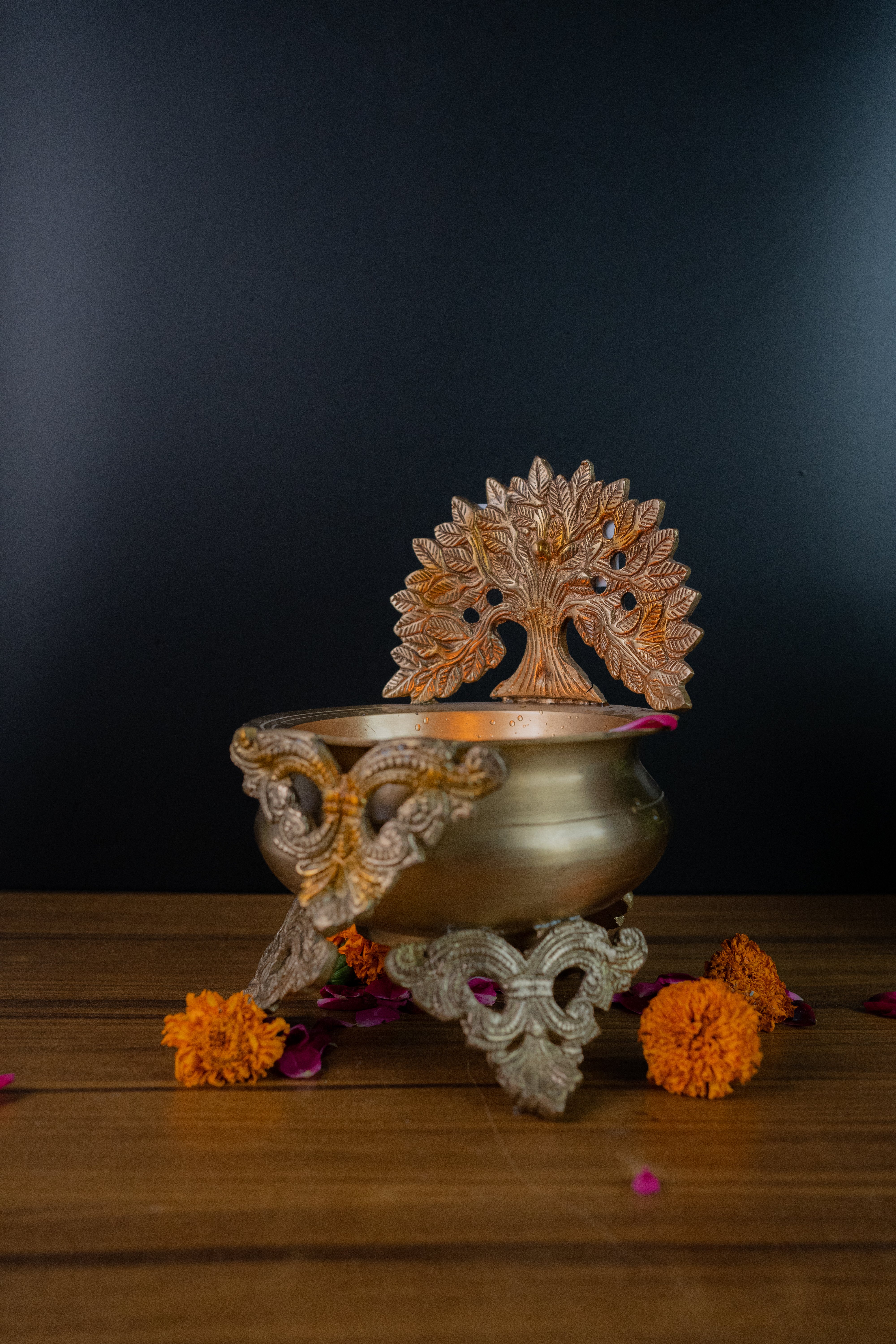 Brass Peacock Tree Urli Bowl – Decorative Pooja Urli for Flowers & Festive Décor