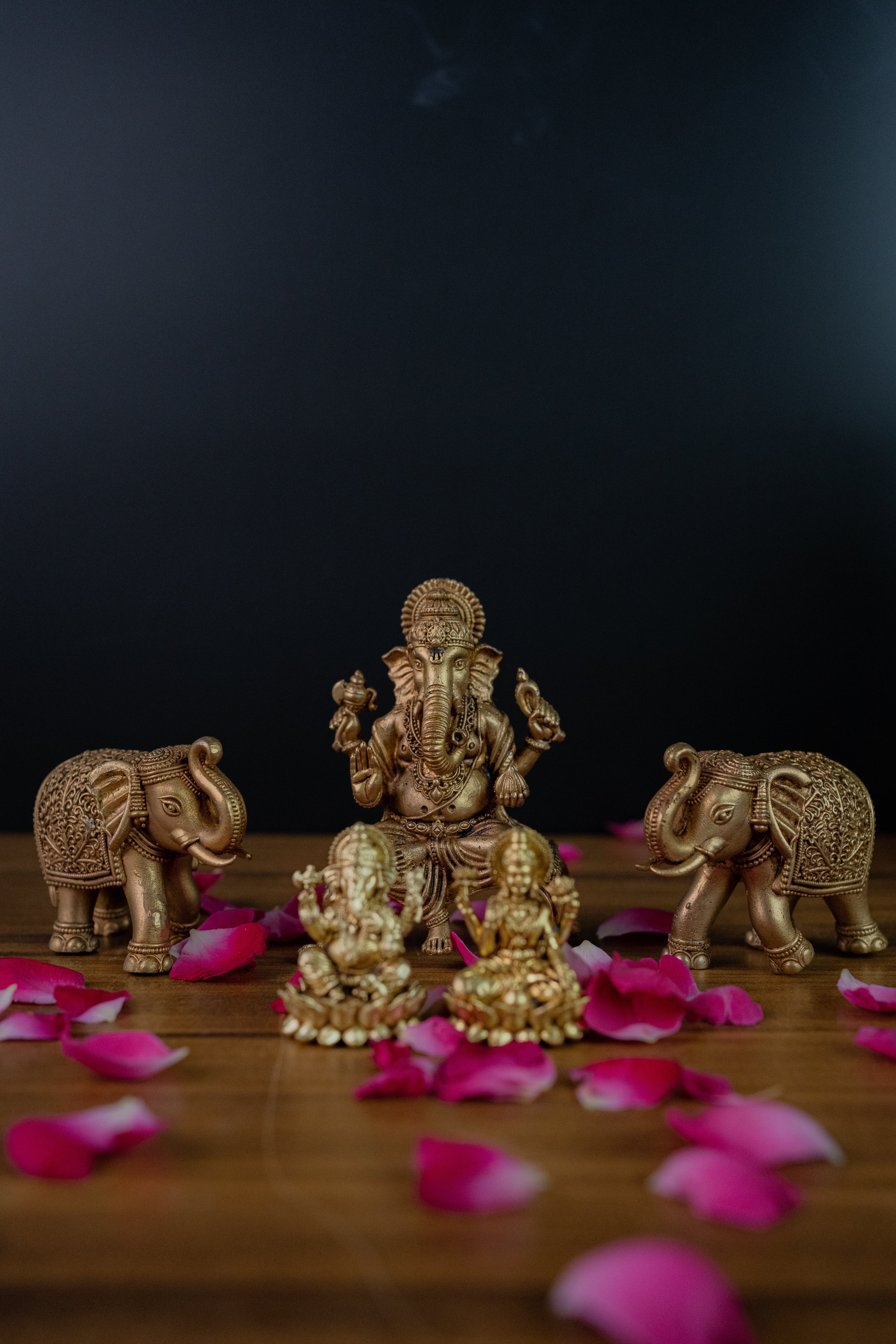 Sacred Lakshmi Ganesh Idol Set with Elephants – Prosperity, Wisdom & Divine Grace