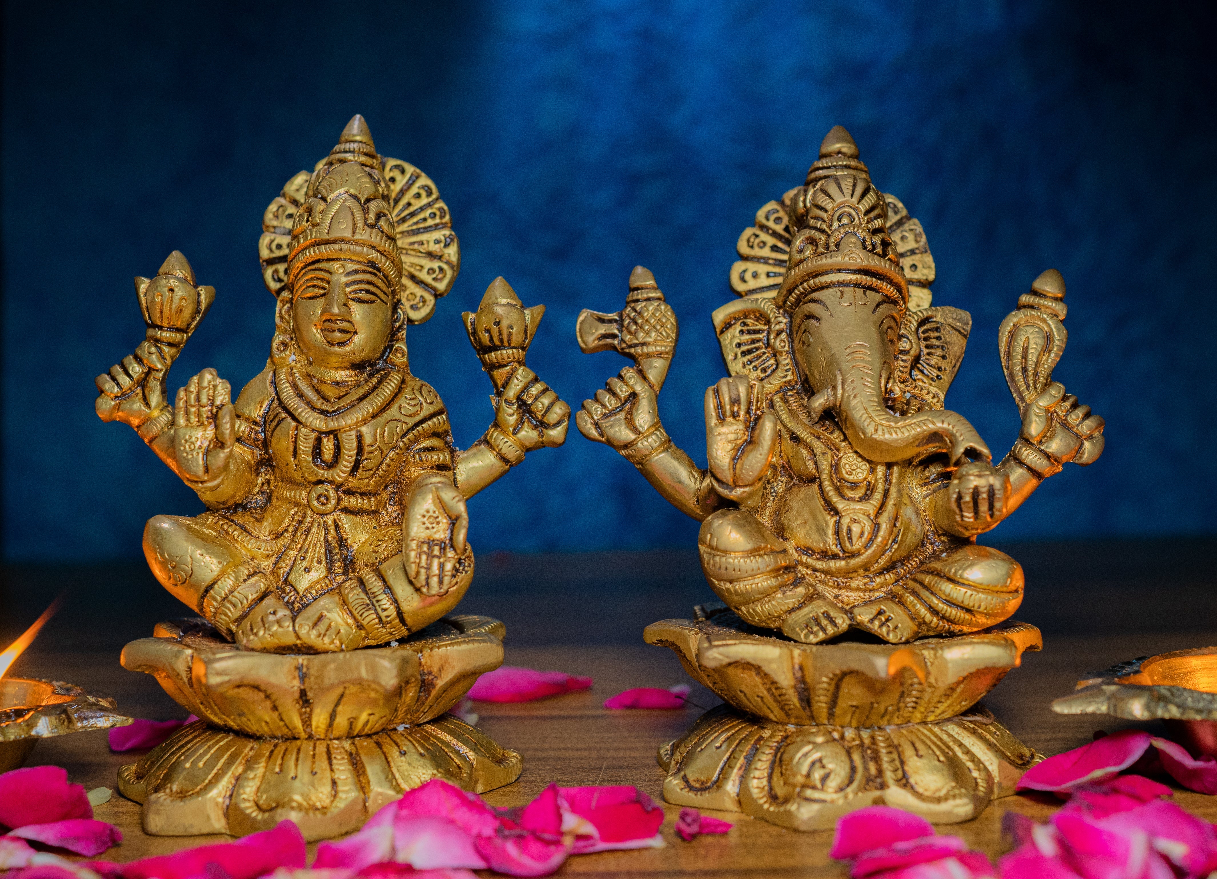 Sacred Lakshmi Ganesh Idol Set with Elephants – Prosperity, Wisdom & Divine Grace