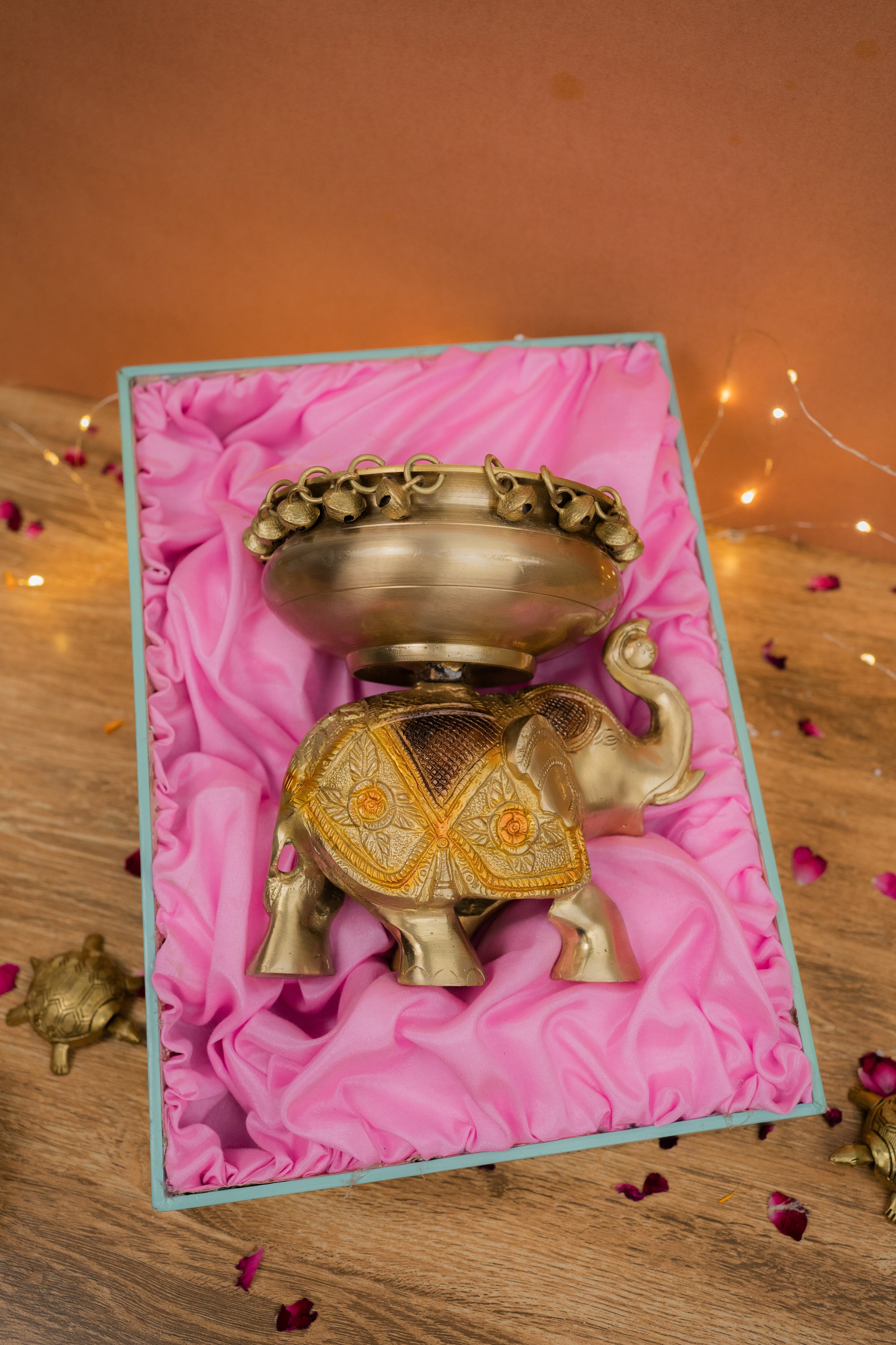 Majestic Brass Elephant Urli – Traditional Décor Bowl for Flowers & Festive Charm