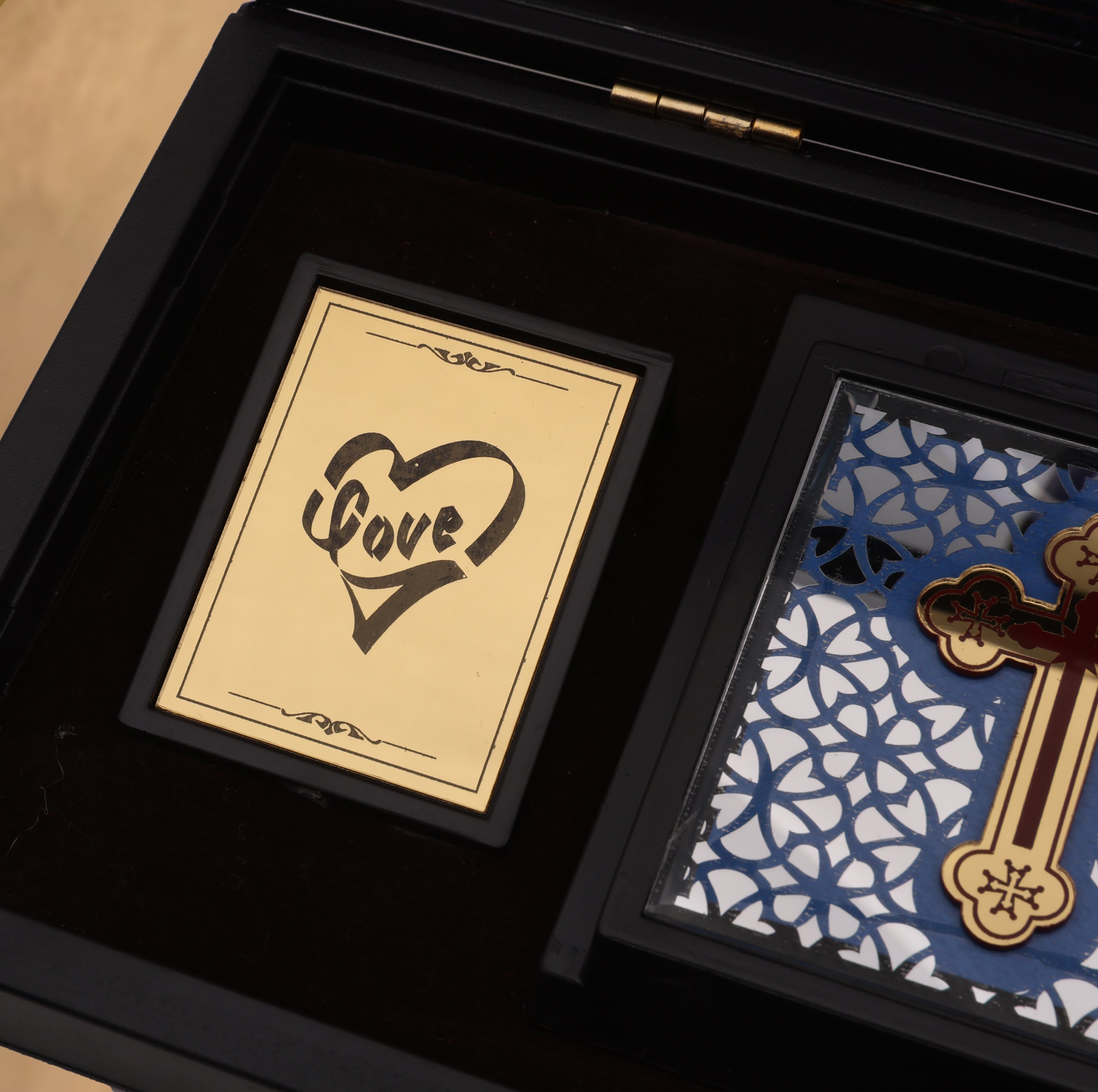 Jesus Christ Pocket Temple – Portable Christian Mini Shrine with Cross